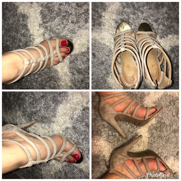 💯% Authentic Coach Suede Gray Strappy Heels - Picture 4 of 8
